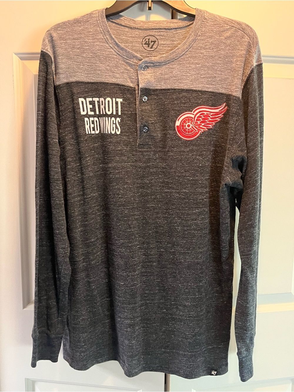 47 Brand Long Sleeve 1/4 Button Detroit Red Wings Shirt Size Large